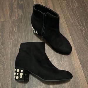 Black suede Pearl gold ankle boot bootie